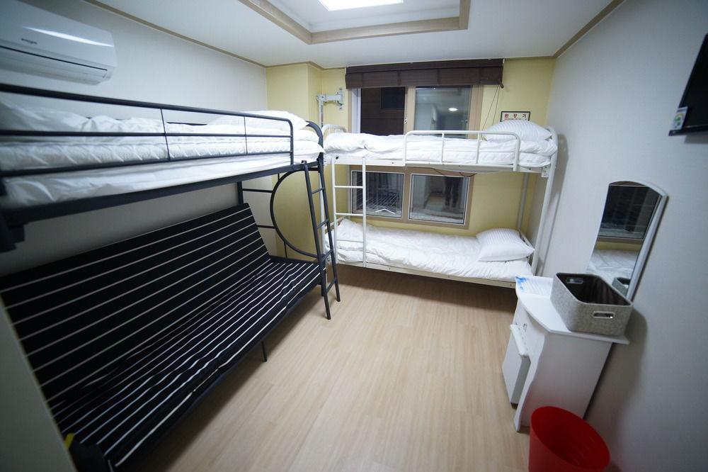 Cozybox Hotel Seoul Exterior photo